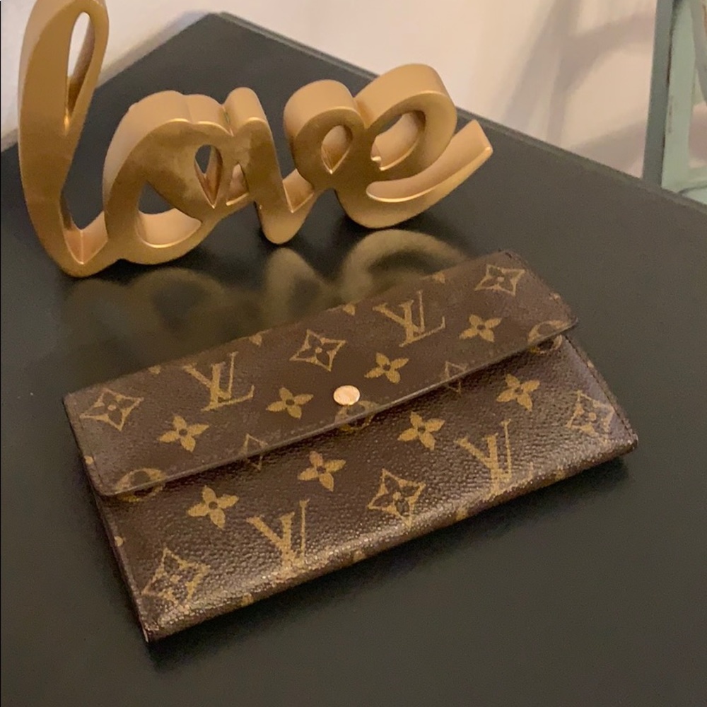 Louis Vuiton Sarah Monogram Wallet